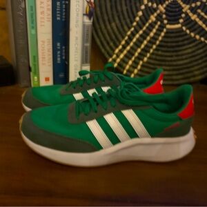 Adidas Retro Sneakers (Men’s 7.5)